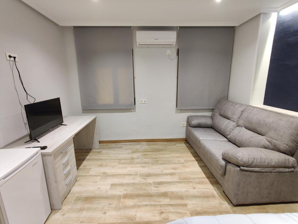 Duerme A Gusto - Tu Habitacion Acogedora En Torredonjimeno エクステリア 写真