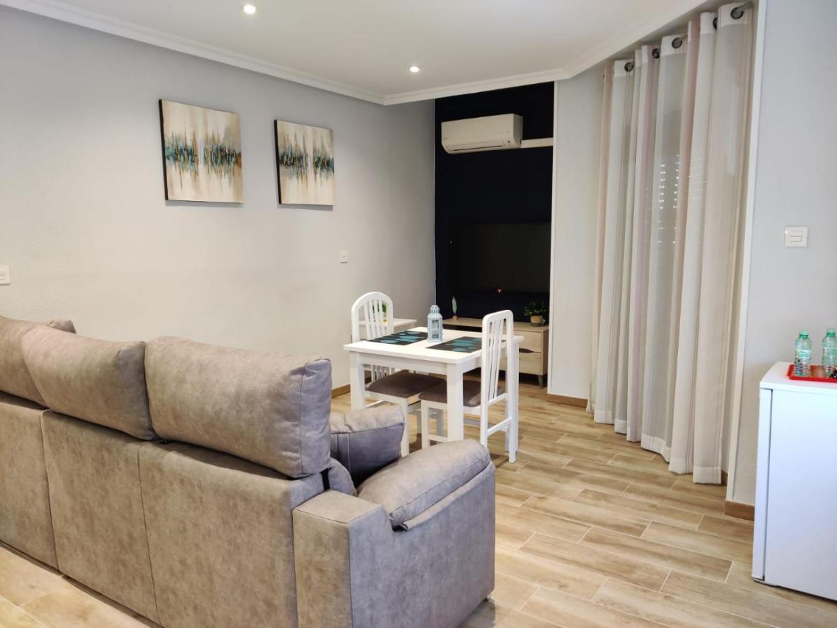 Duerme A Gusto - Tu Habitacion Acogedora En Torredonjimeno エクステリア 写真